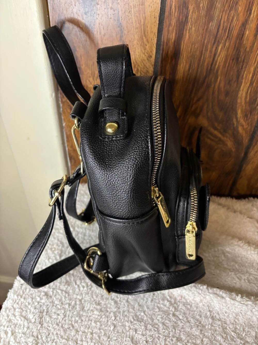 Betsey Johnson Dog Face Mini Backpack for Pets Lovers Black/White - Picture 5 of 7